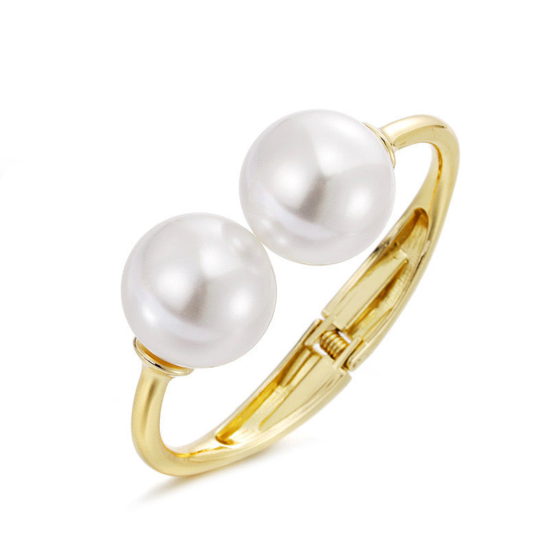 Classic Style Pearl Bangle