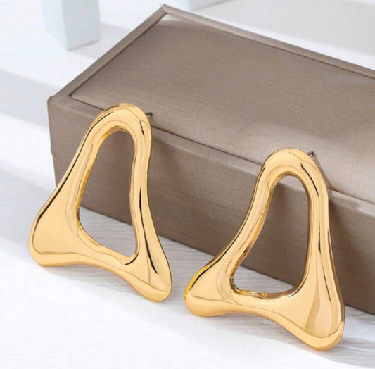 Asymmetrical Hollow Earring