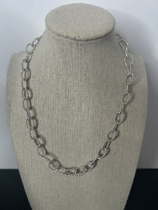 Textured Chain Link Necklace