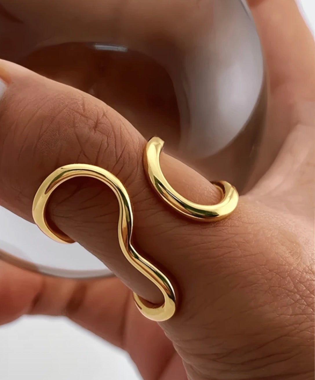 Asymmetrical Wavy Curve Ring