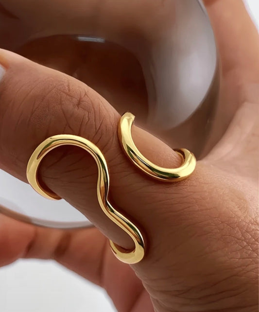 Asymmetrical Wavy Curve Ring
